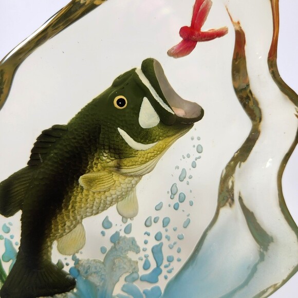 Vintage Bass Fish Figurine Reverse Painted Realistic Fly Fishing - Picture 2 of 8